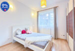 Fragment sypialni w luksusowym apartamencie na sprzedaż Katowice