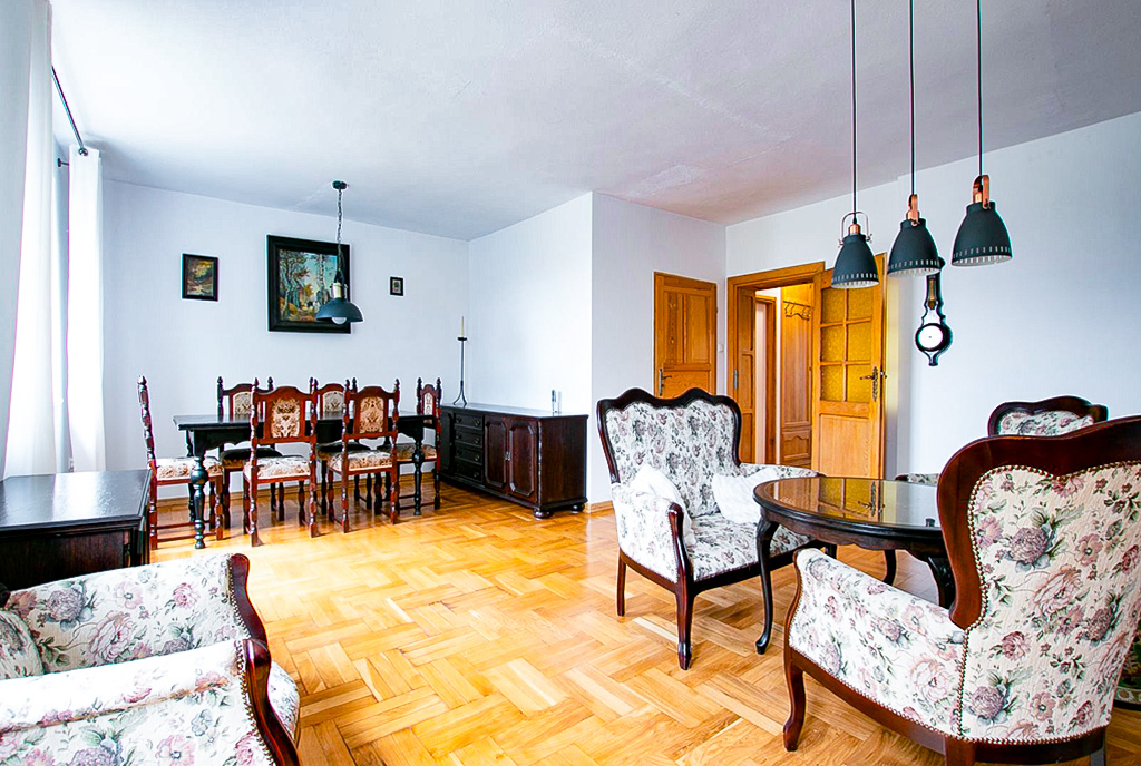 Kameralny salon w ekskluzywnym apartamencie na wynajem Poznań