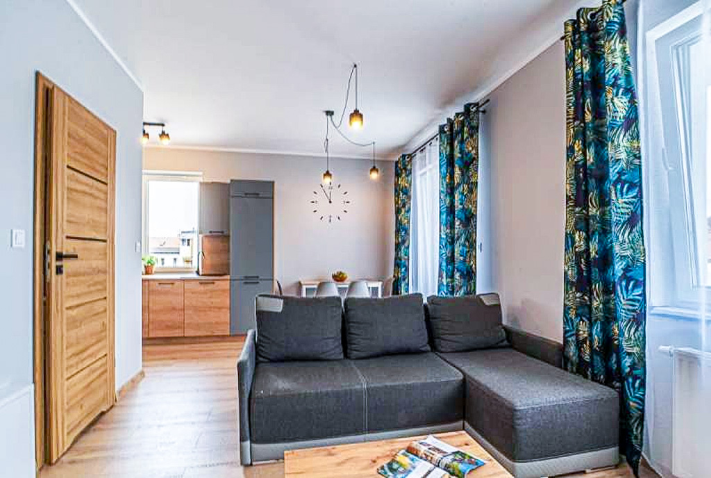 Pokój dzienny w ekskluzywnym apartamencie na wynajem Bolesławiec.