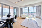 Panoramiczne okna z widokiem w ekskluzywnym apartamencie na wynajem Szczecin