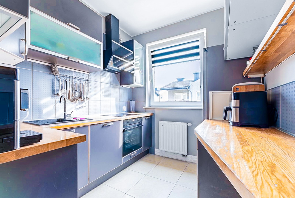 estetyczna kuchnia w ekskluzywnym apartamencie do sprzedaży Gdynia (okolice)