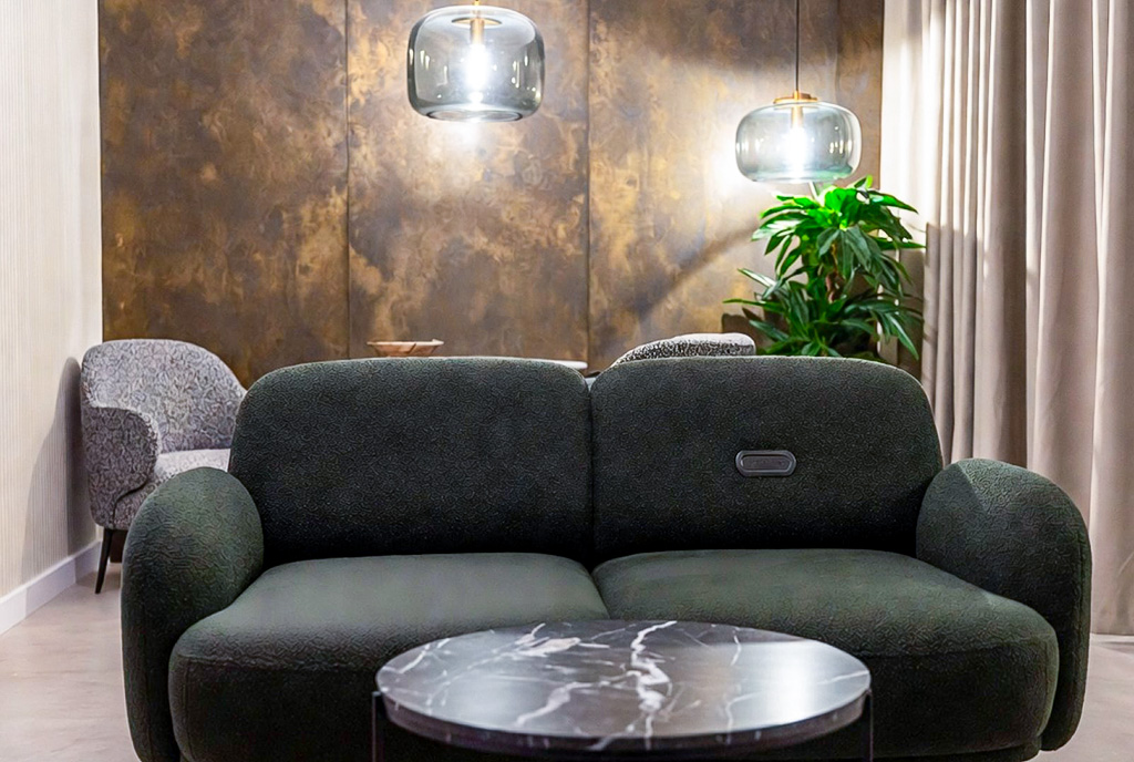 Zbliżenie na salon w luksusowym apartamencie na sprzedaż Wrocław