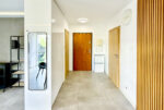 fragment przedpokoju w ekskluywnym apartamencie na wynajem Gdańsk (okolice)