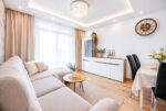 Fragment salonu w ekskluzywnym apartamencie na wynajem Gdańsk