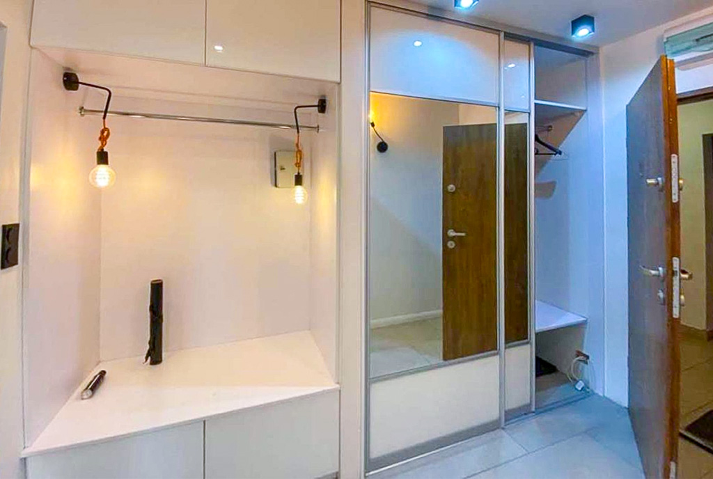 Praktyczny przedpokój w ekskluzywnym apartamencie na wynajem Szczecin