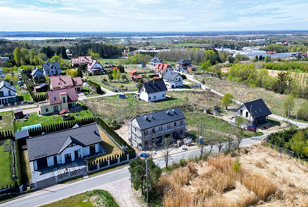 malownicza lokalizacja, gdzie znajduje się ekskluzywna willa na sprzedaż Elbląg okolice 