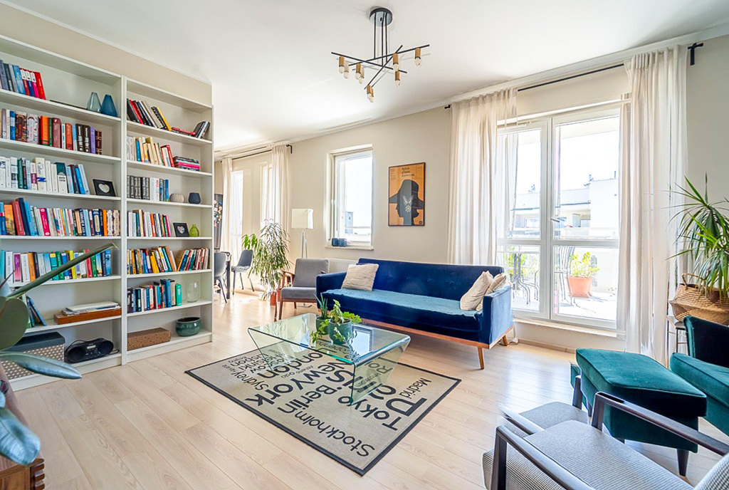 Imponujący salon w ekskluzywnym apartamencie na sprzedaż Elbląg.