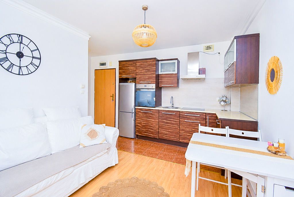 Jeden z pokoi w ekskluzywnym apartamencie na sprzedaż Gdynia okolice.