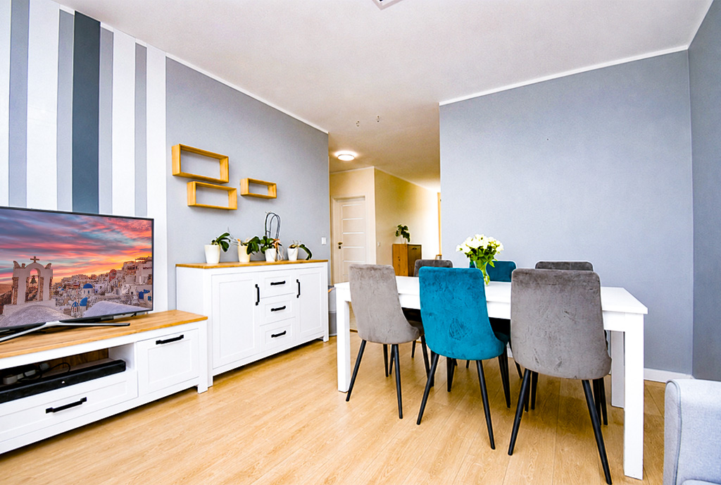 nowoczesny salon w ekskluzywnym apartamencie do sprzedaży Gdynia (okolice)