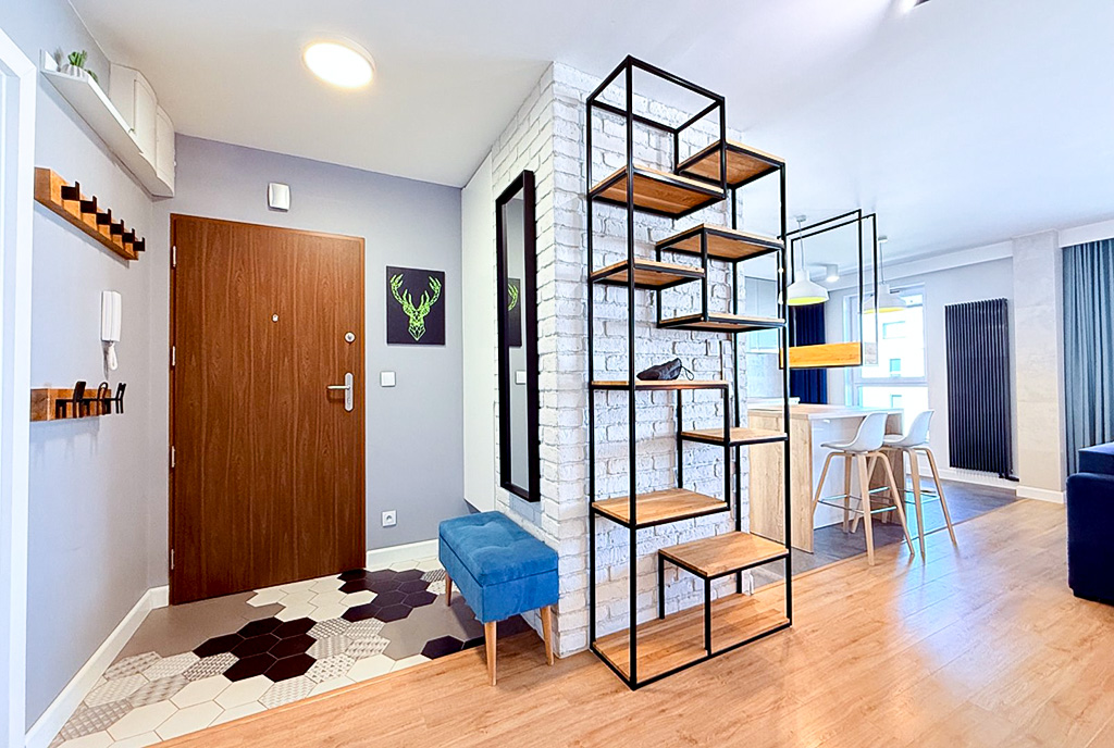 designerski korytarz w ekskluzywnym apartamencie na sprzedaż Katowice (okolice)