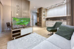 zaprojektowany w nowoczesnym stylu salon w ekskluzywnym apartamencie na wynajem Szczecin