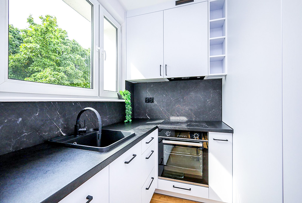 fragment kuchni w luksusowym apartamencie na sprzedaż Gdynia (okolice)