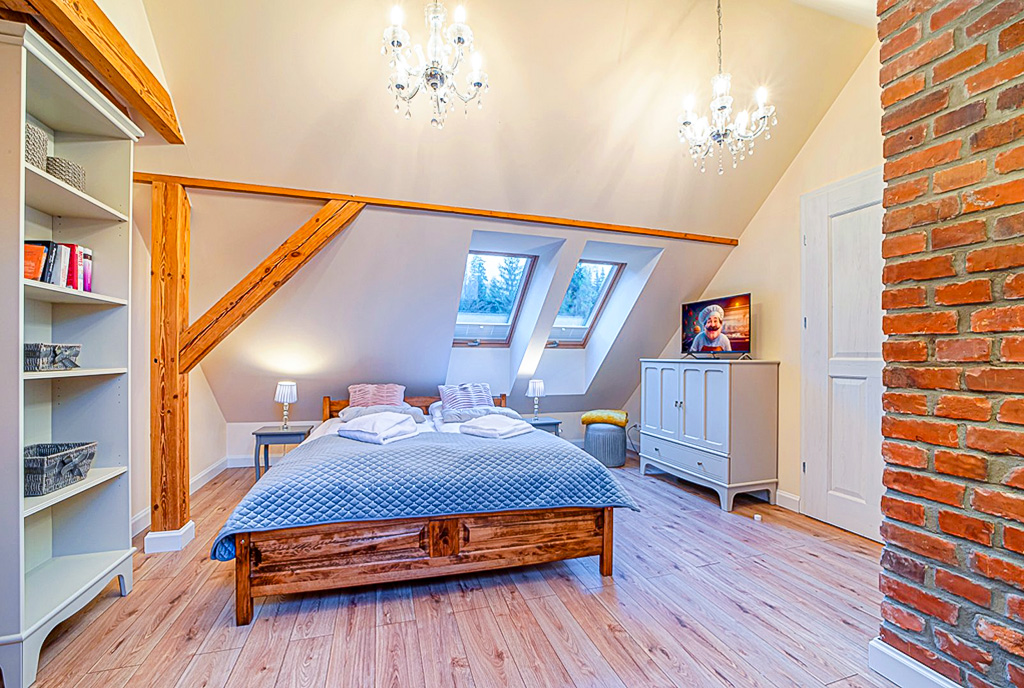 zaciszna sypialnia w ekskluzywnym apartamencie na sprzedaż Jelenia Góra (okolice)