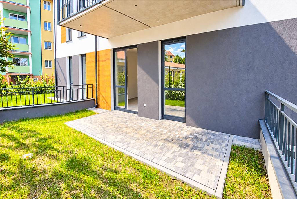 słoneczny taras przy ekskluzywnym apartamencie na sprzedaż Kwidzyn