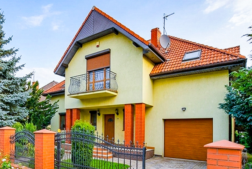 okazała bryła ekskluzywnej willi na sprzedaż Inowrocław